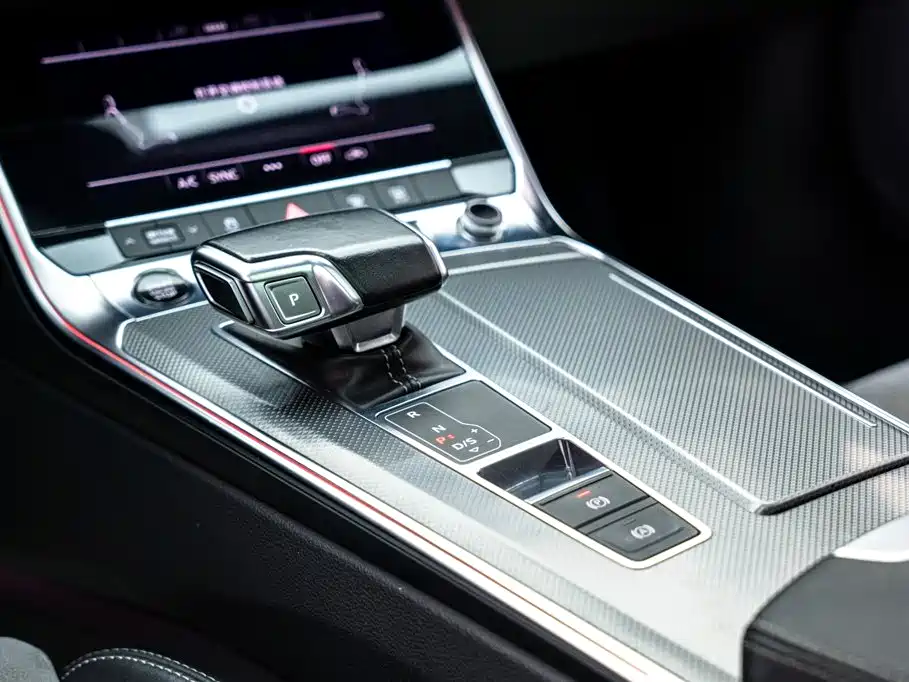 Audi A6L New Energy 2021 — фото 14