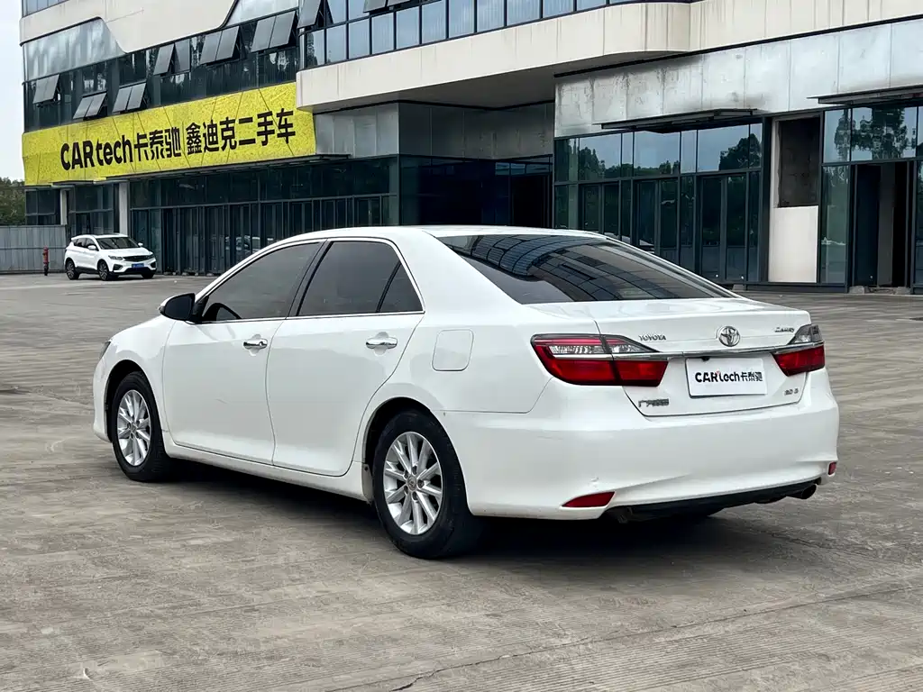 Toyota Camry 2015 — фото 9