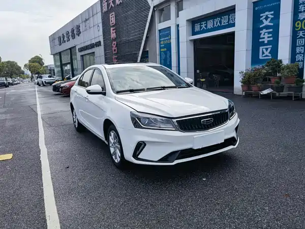 Geely Emgrand 2021