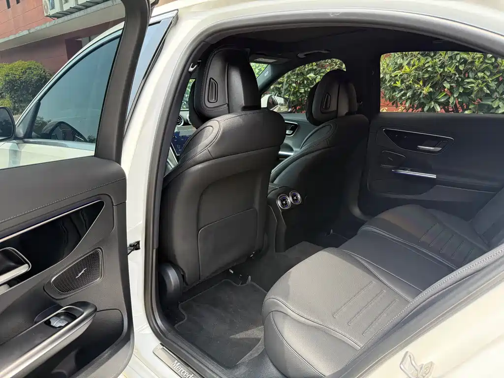 Mercedes-Benz C-Class 2023