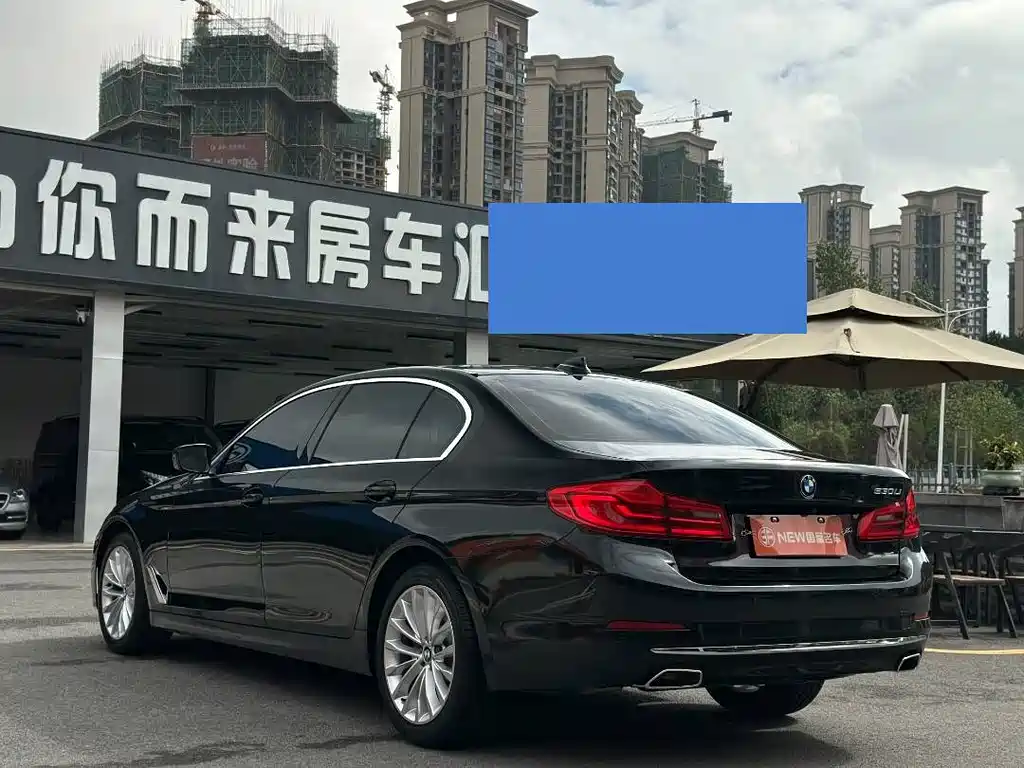 BMW 5 Series 2019 — фото 17