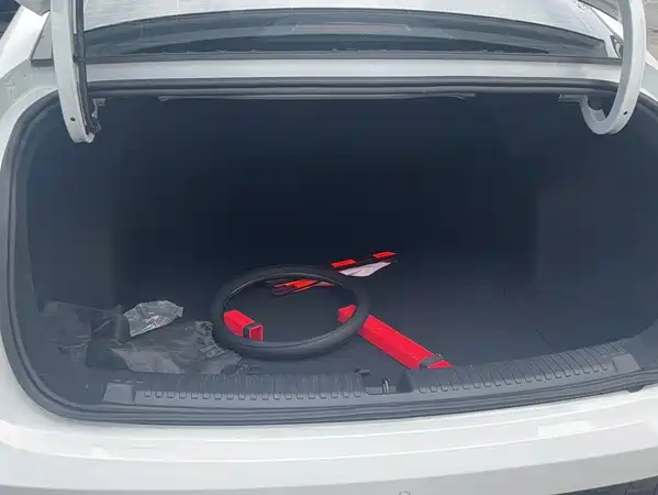 Roewe D6 2025
