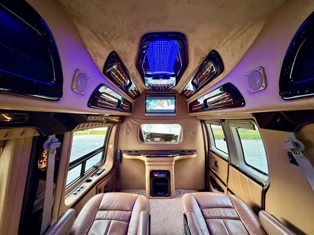 GMC Savana 2015 — фото 13