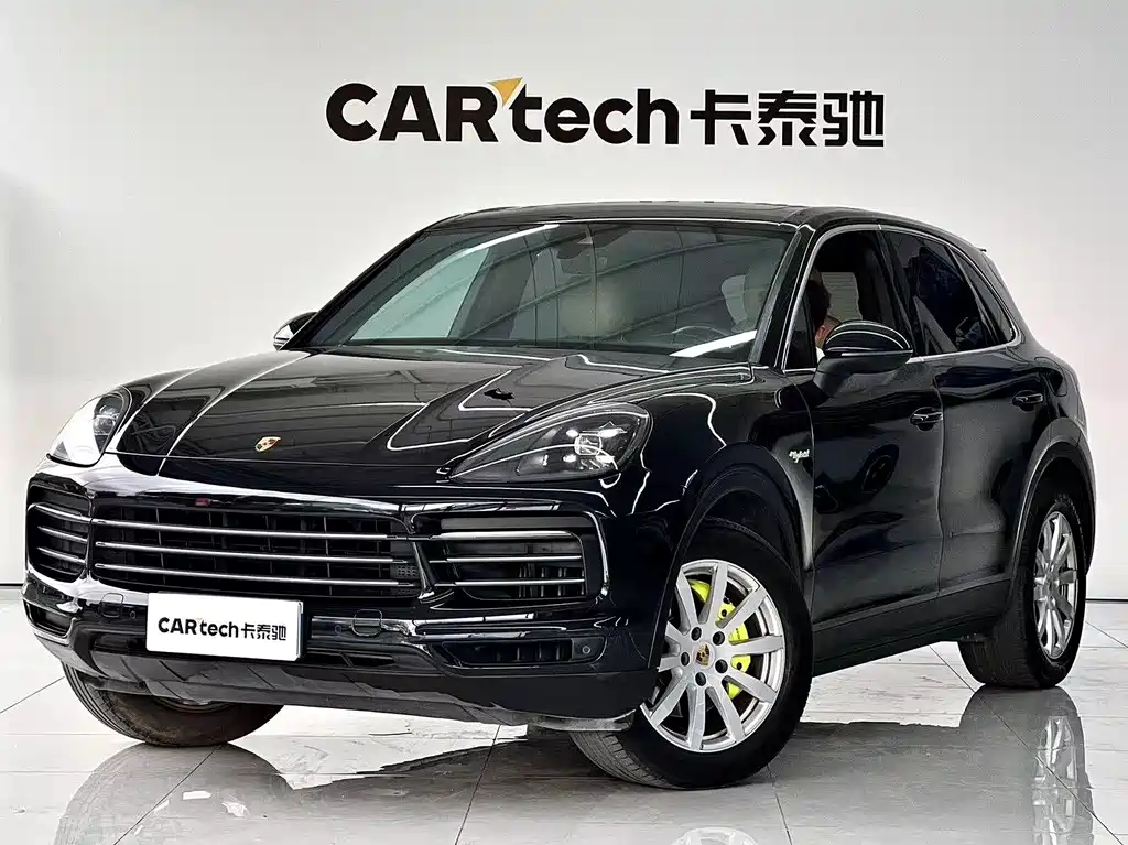 Porsche Cayenne Hybrid 2020 — фото 1