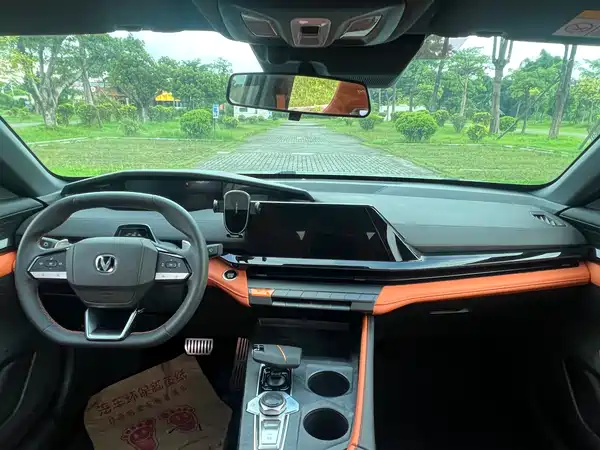 Changan UNI-V 2024
