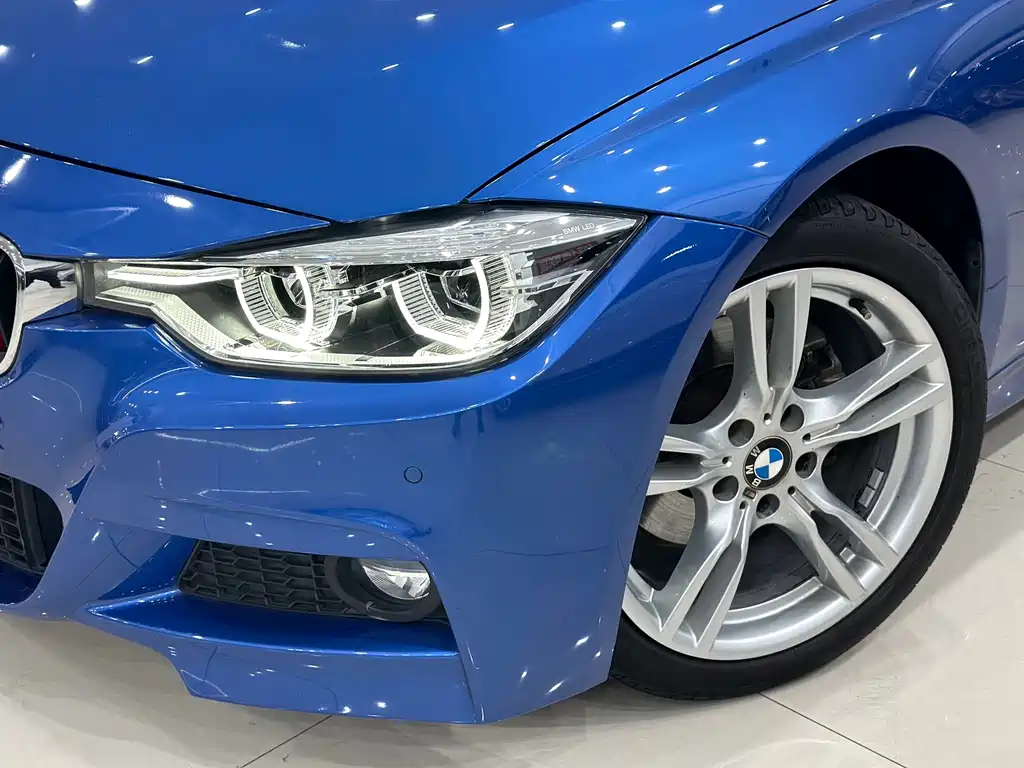 BMW 3 Series 2019 — фото 28