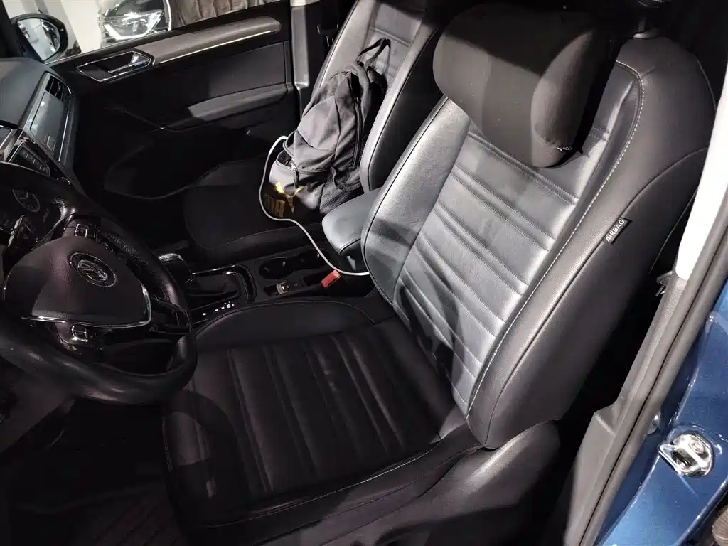 Volkswagen Touran 2017 — фото 15