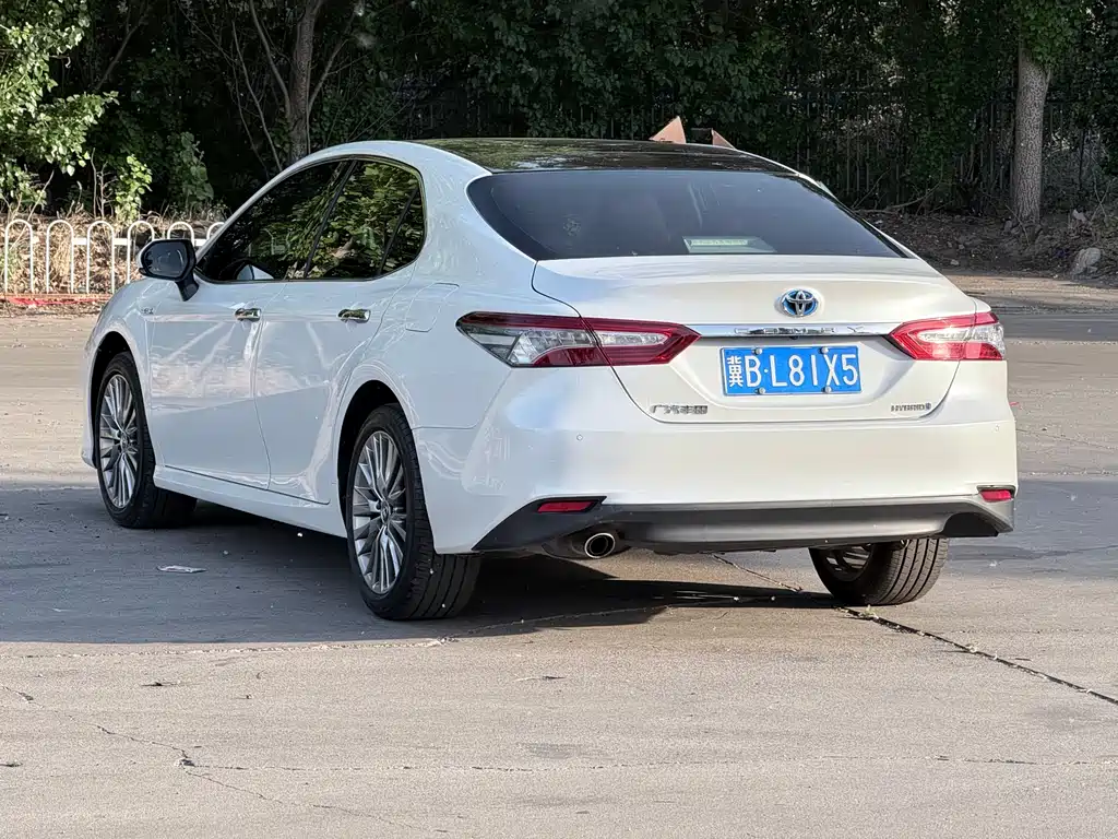 Toyota Camry 2021 — фото 6