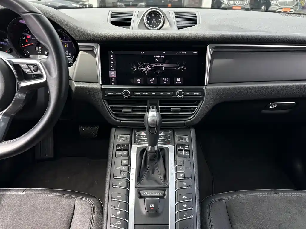 Porsche Macan 2021 — фото 10