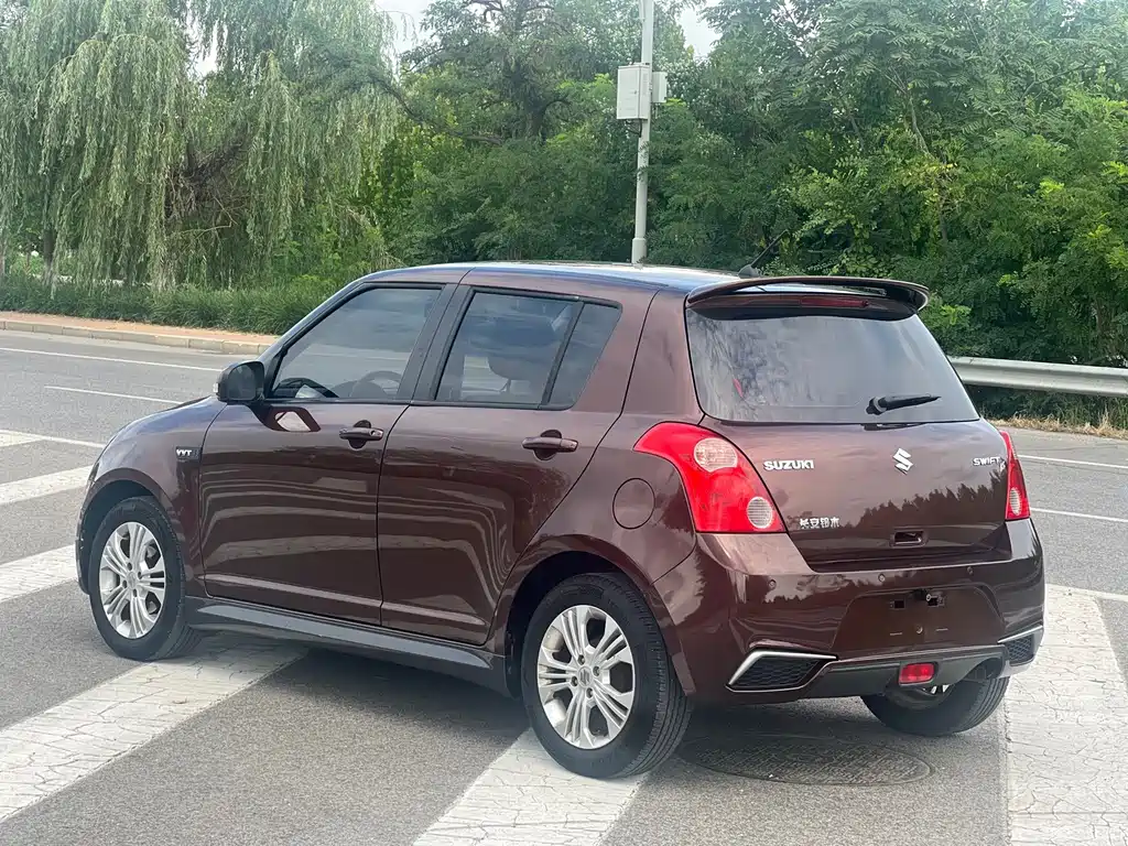 Suzuki Swift 2014 — фото 21