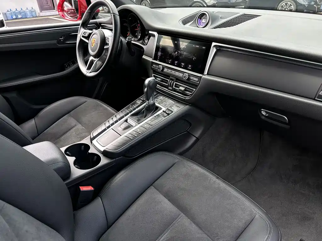 Porsche Macan 2021 — фото 13