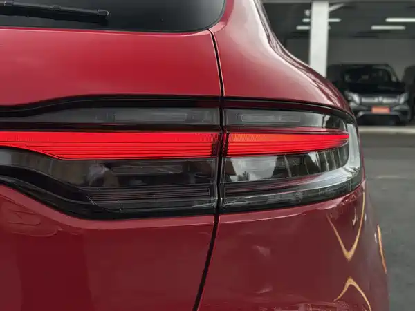 Porsche Macan 2021