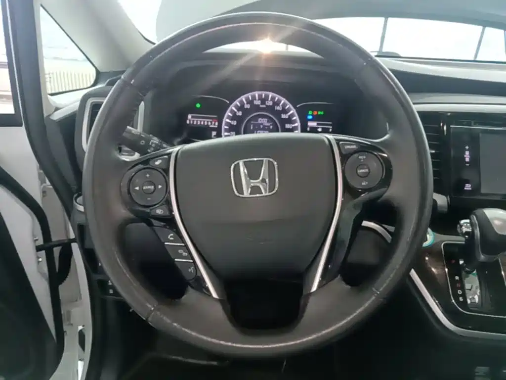 Honda Odyssey 2018 — фото 11