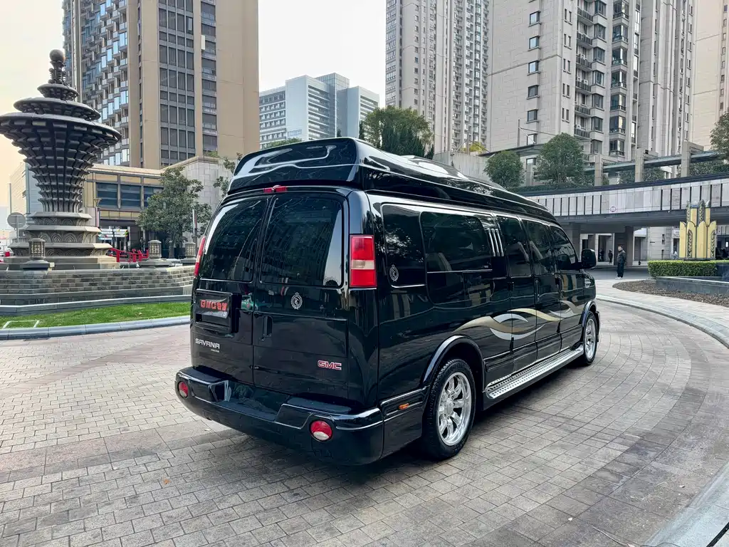 GMC Savana 2017 — фото 7