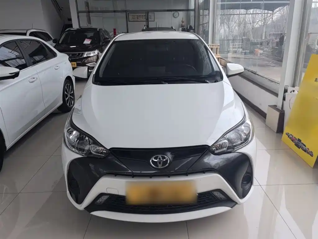 Toyota Yaris L 2021 — фото 3
