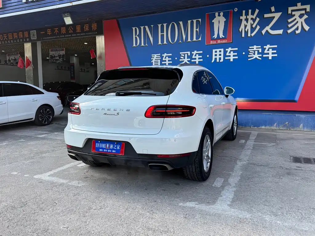 Porsche Macan 2017 — фото 36