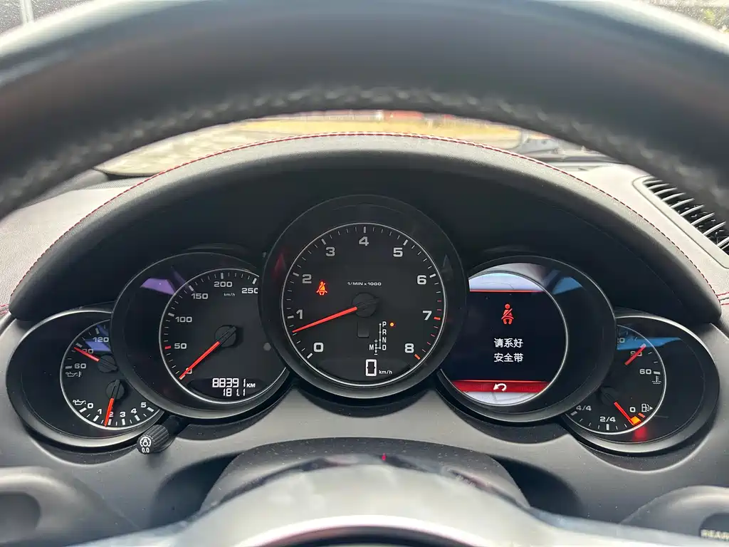 Porsche Cayenne 2018 — фото 10
