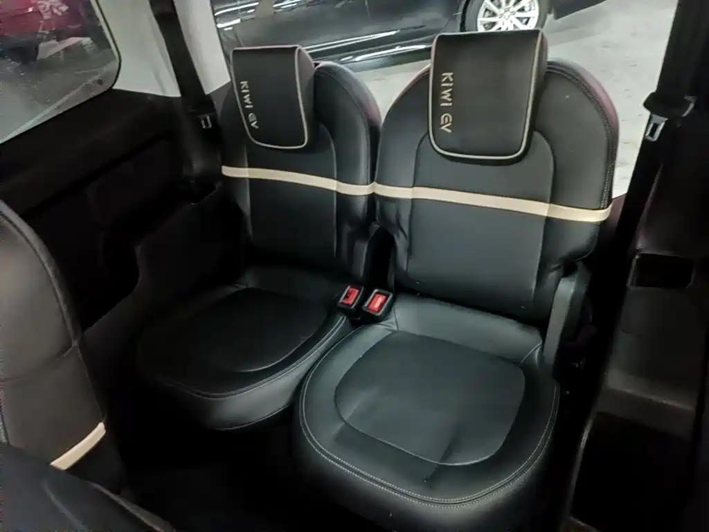 Baojun Kiwi EV 2022 — фото 17
