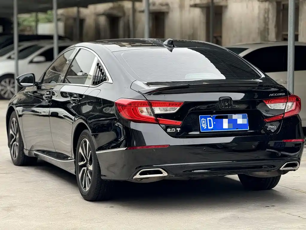 Honda Accord 2018 — фото 9