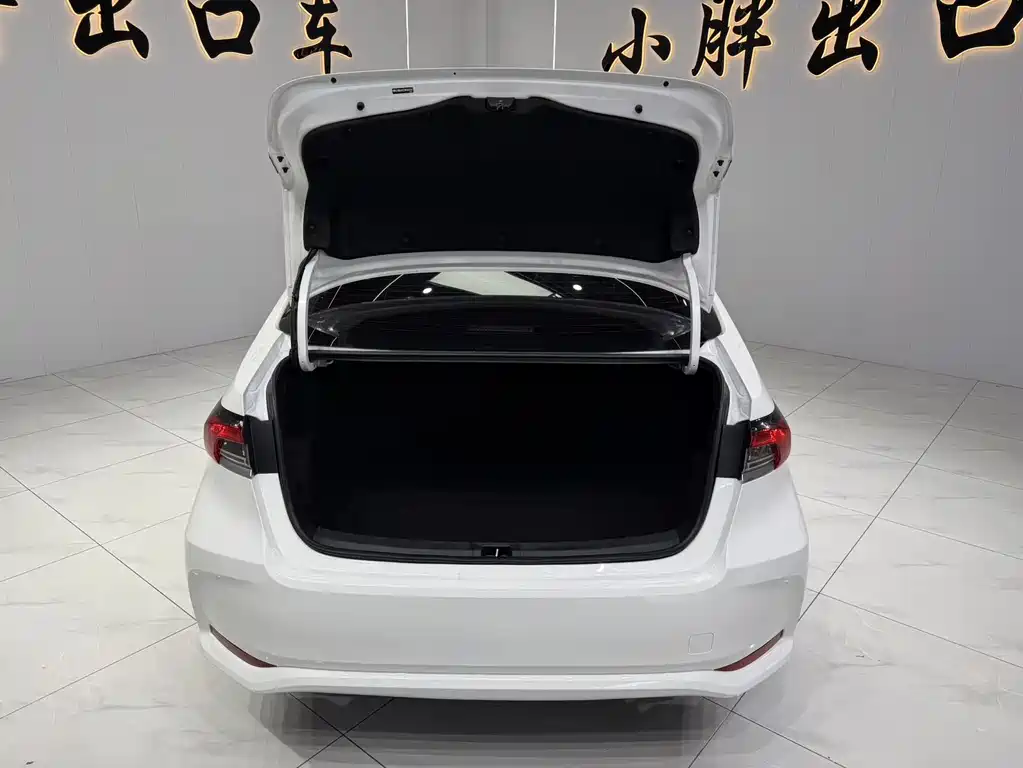 Toyota Corolla 2022 — фото 17