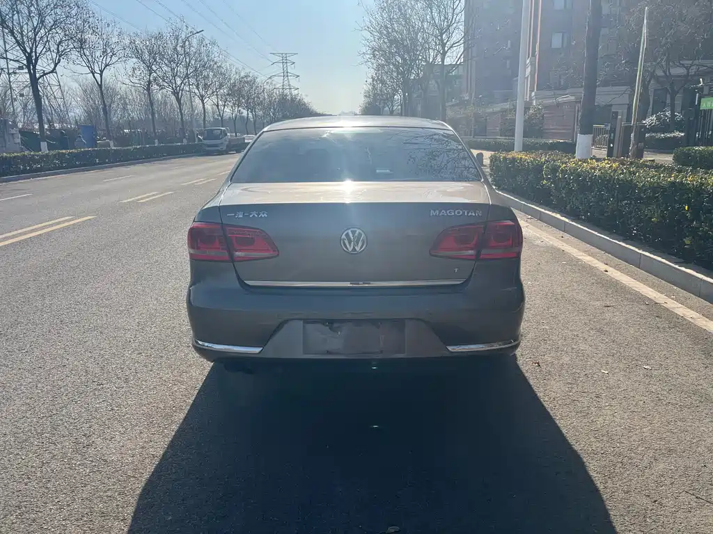 Volkswagen Magotan 2013