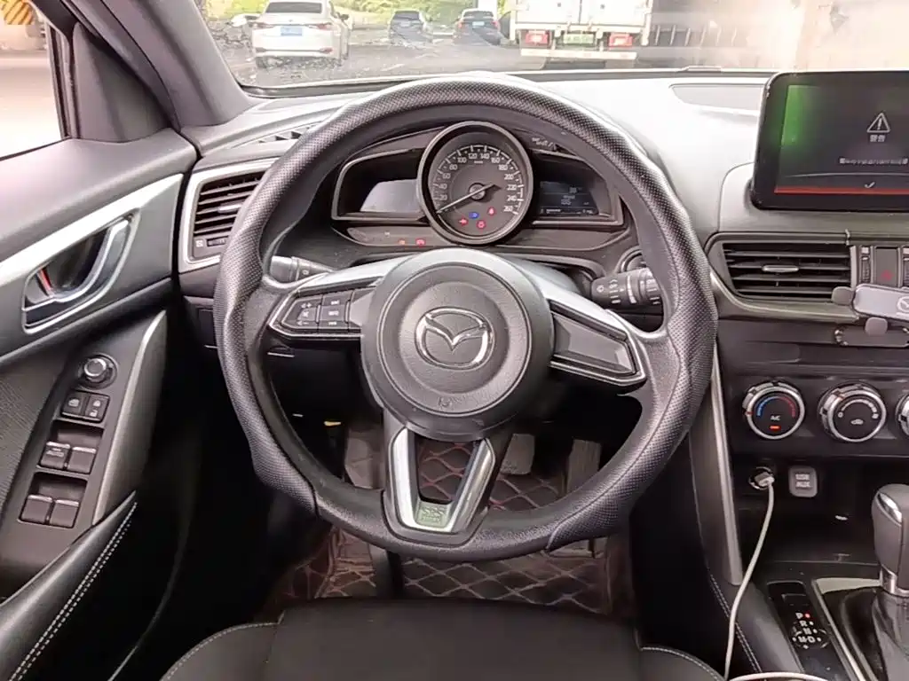 Mazda CX-4 2019 — фото 11