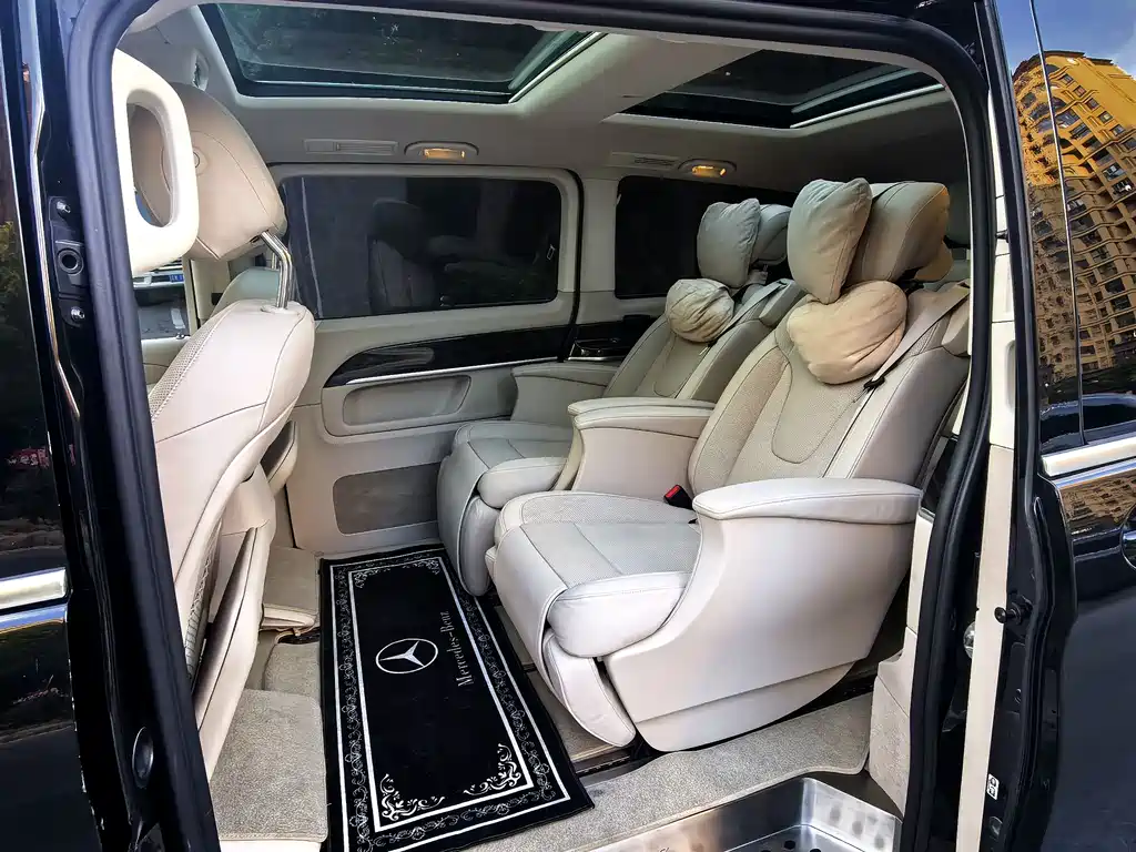 Mercedes-Benz V-Class 2019 — фото 12