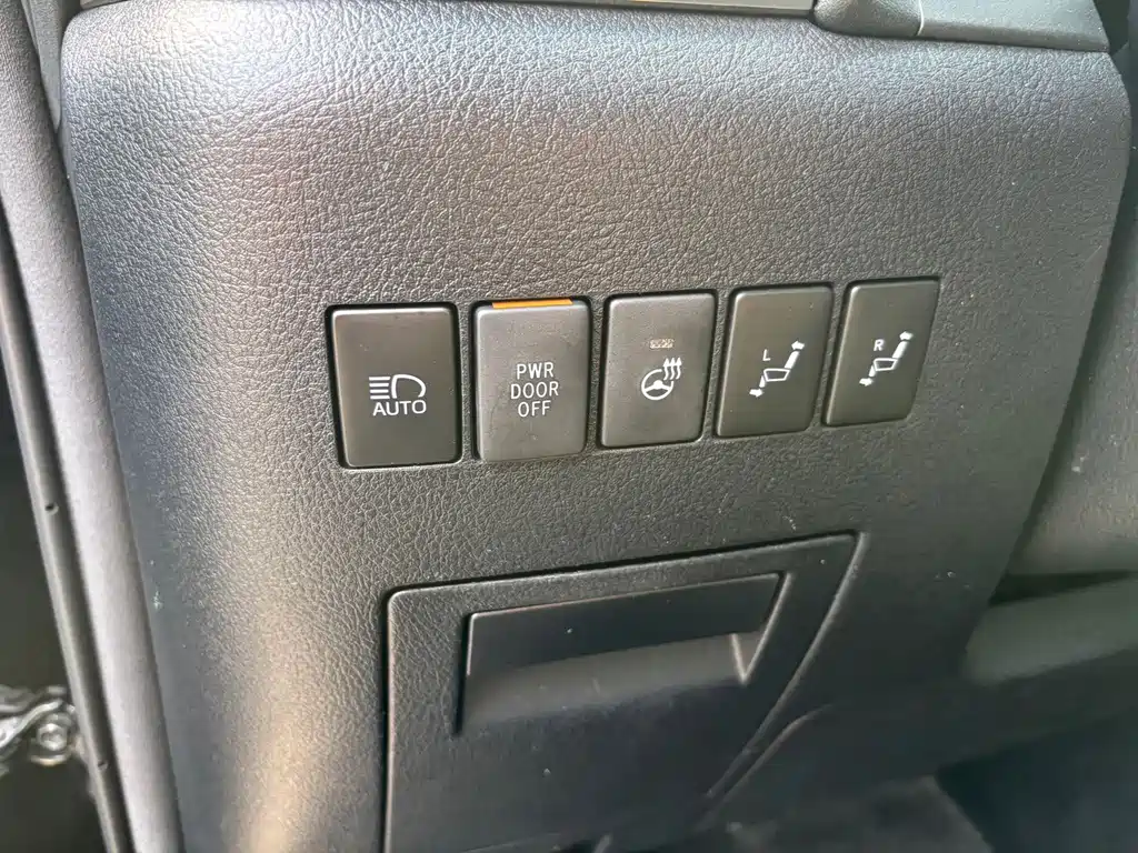 Toyota Vellfire 2019 — фото 13