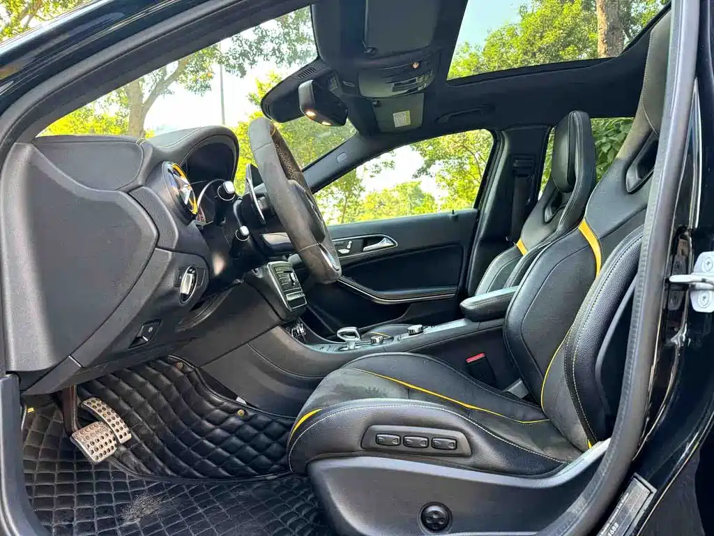 Mercedes-Benz GLA AMG 2018 — фото 10