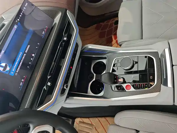 BMW XM 2025