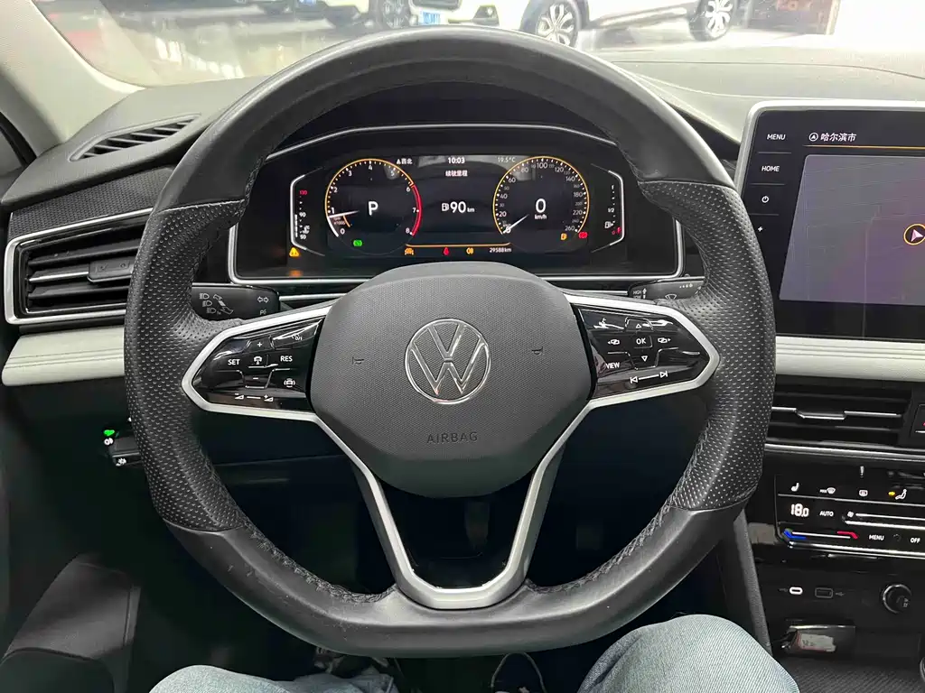 Volkswagen Tiguan L 2022 — фото 11