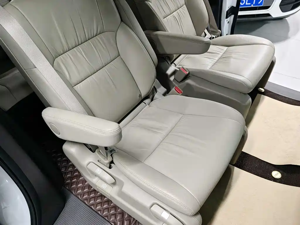 Honda Odyssey 2018 — фото 13