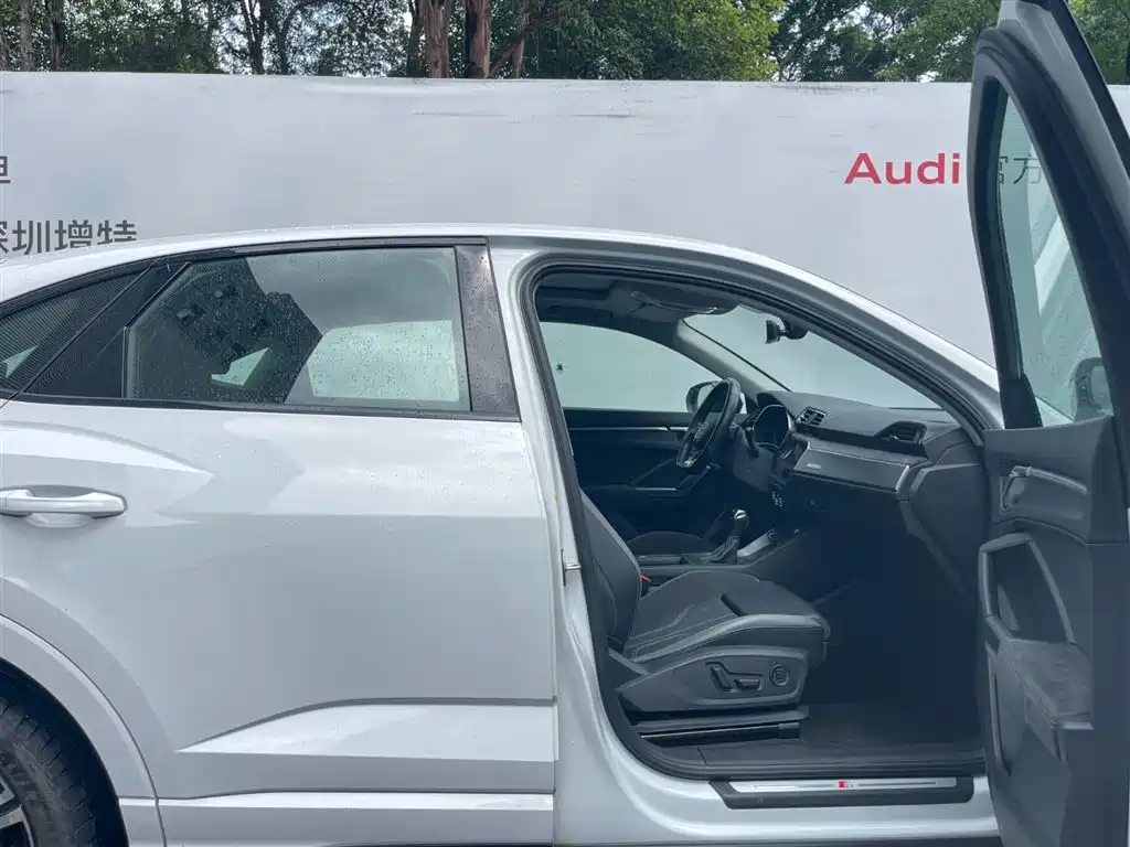 Audi Q3 Sportback 2023 — фото 11