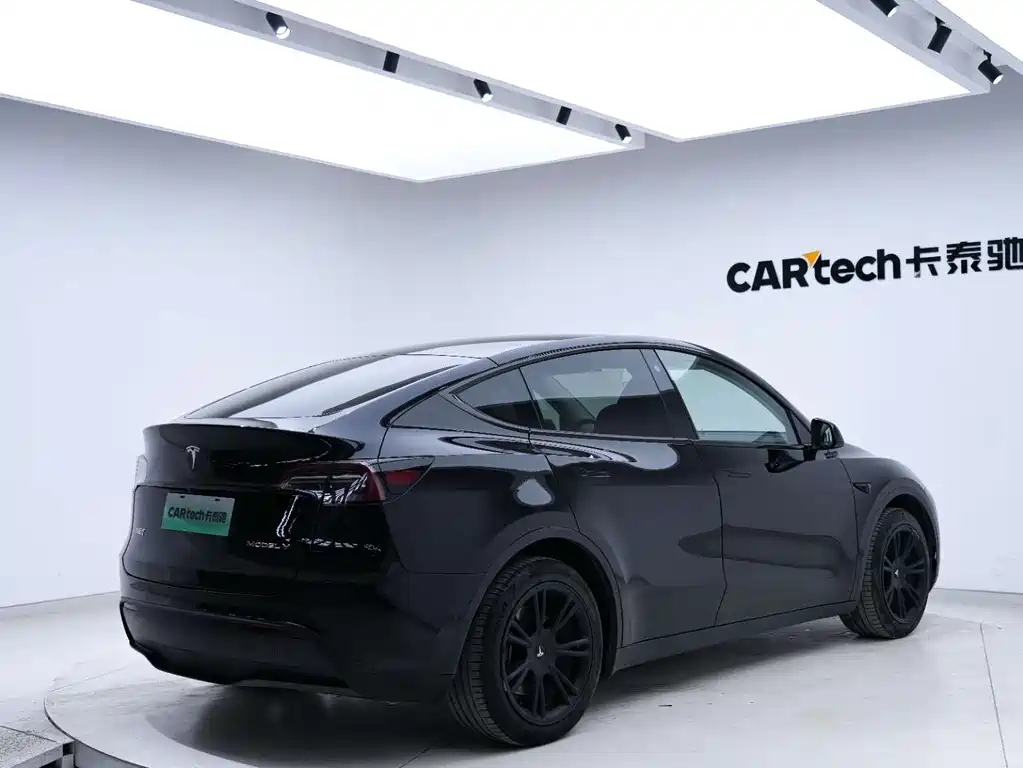 Tesla Model Y 2023 — фото 13