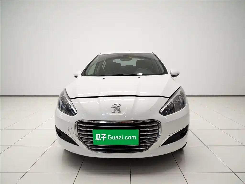 Peugeot 308 2015 — фото 2