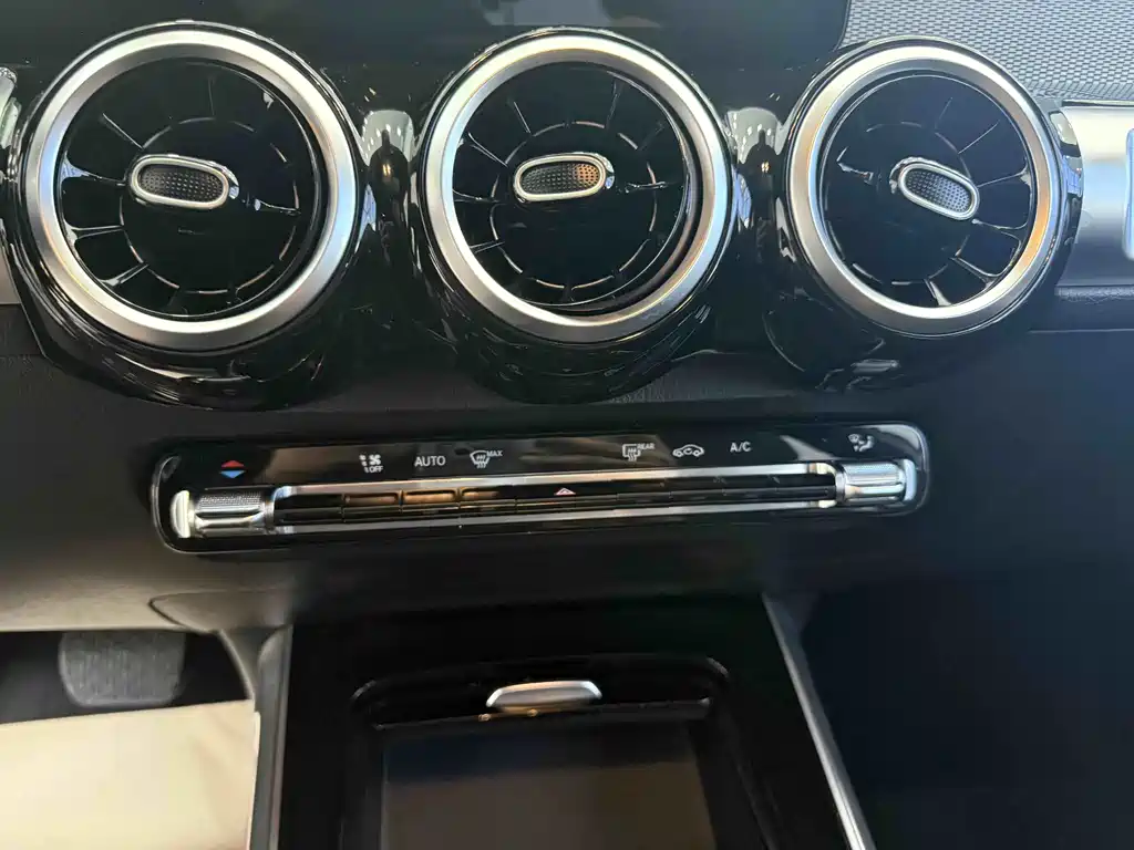 Mercedes-Benz GLB 2021 — фото 13