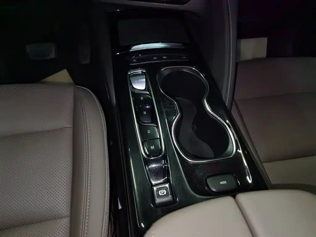 Buick Envision Plus 2023 — фото 10