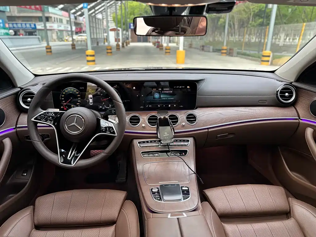 Mercedes-Benz E-Class 2022 — фото 12
