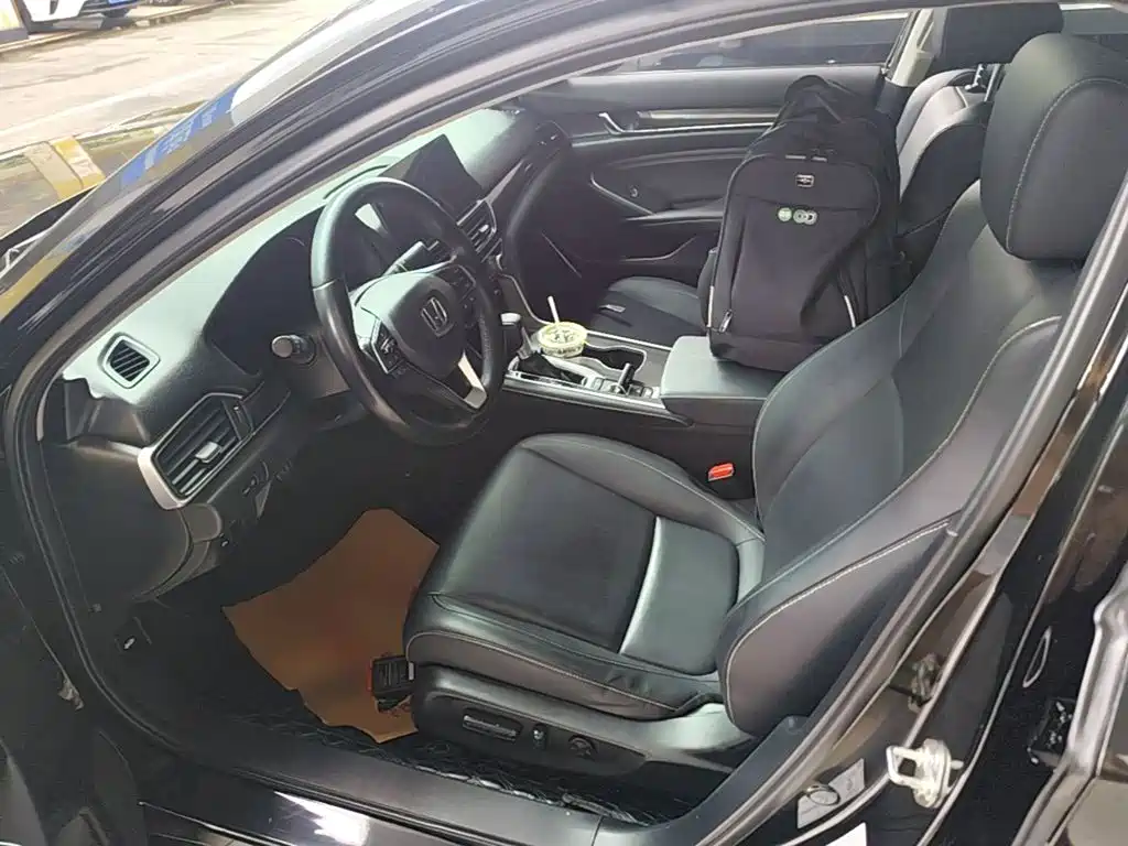 Honda Accord 2022 — фото 15