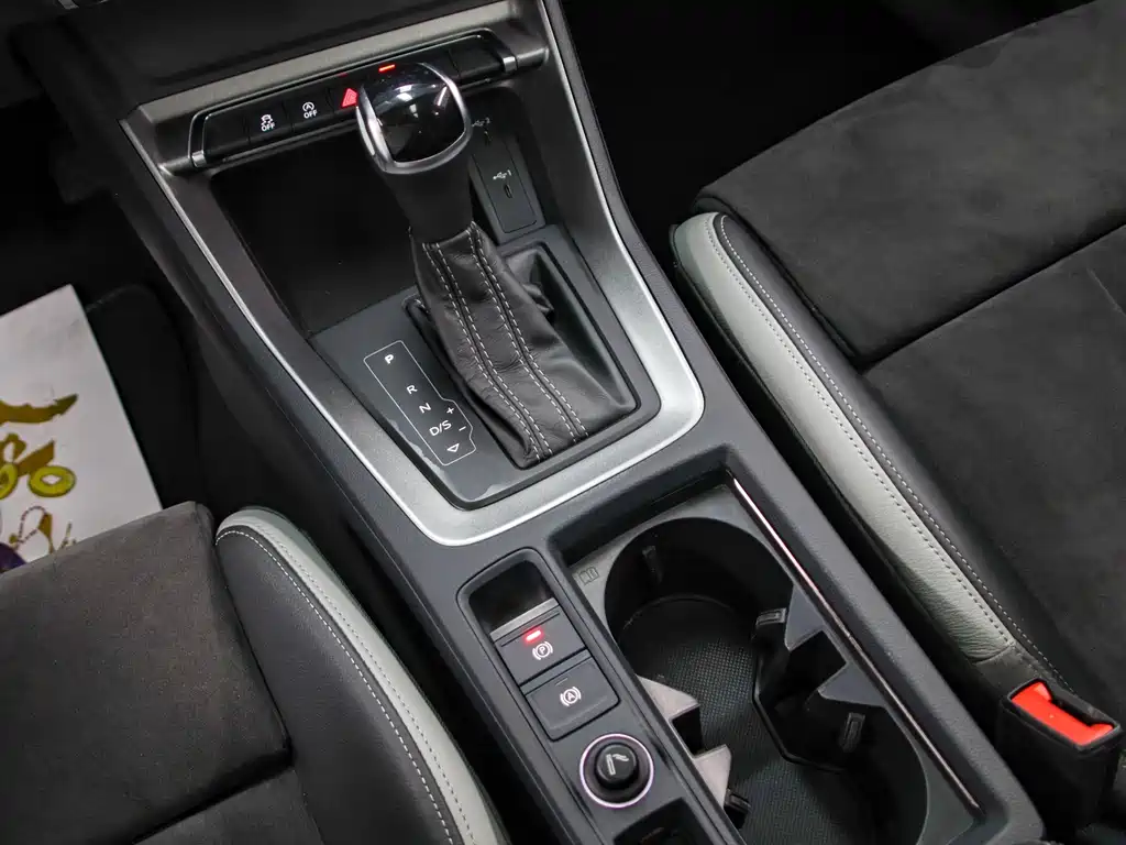 Audi Q3 2022 — фото 10