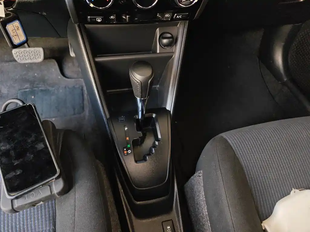 Toyota Yaris L 2019 — фото 14