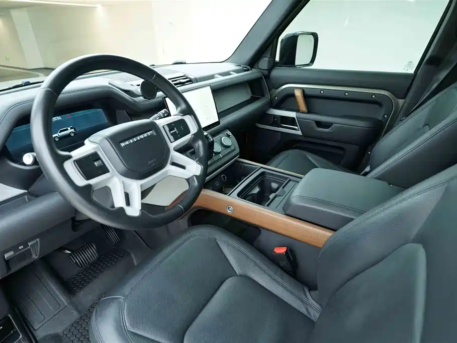 Land Rover Defender 2022 — фото 10