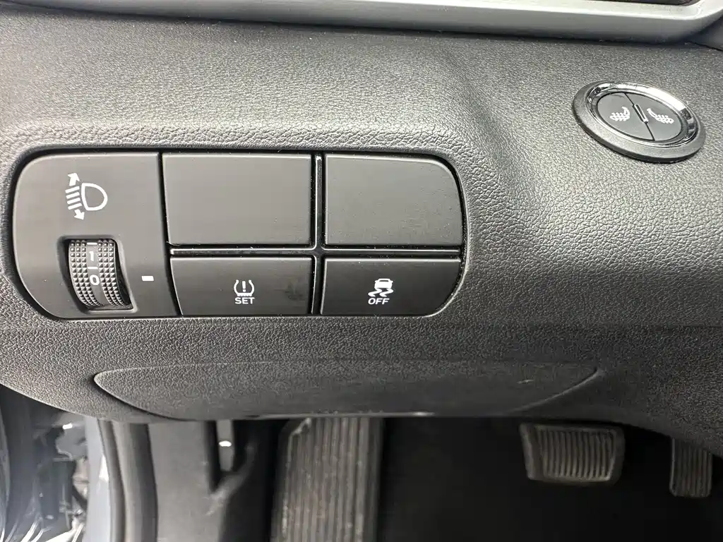 Hyundai Elantra 2022 — фото 14