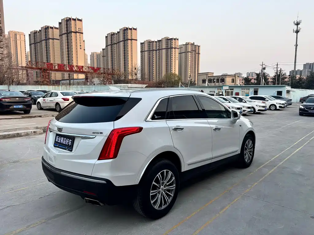 Cadillac XT5 2017 — фото 4