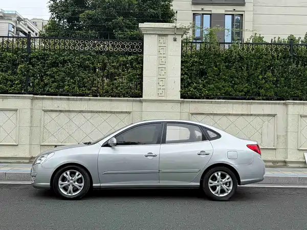 Hyundai Yuedong 2011