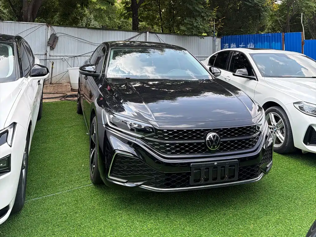 Volkswagen Passat 2023