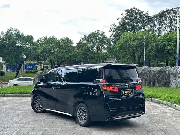 Toyota Wilfa 2023