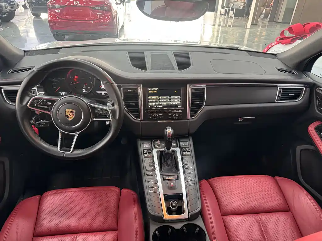 Porsche Macan 2017 — фото 9