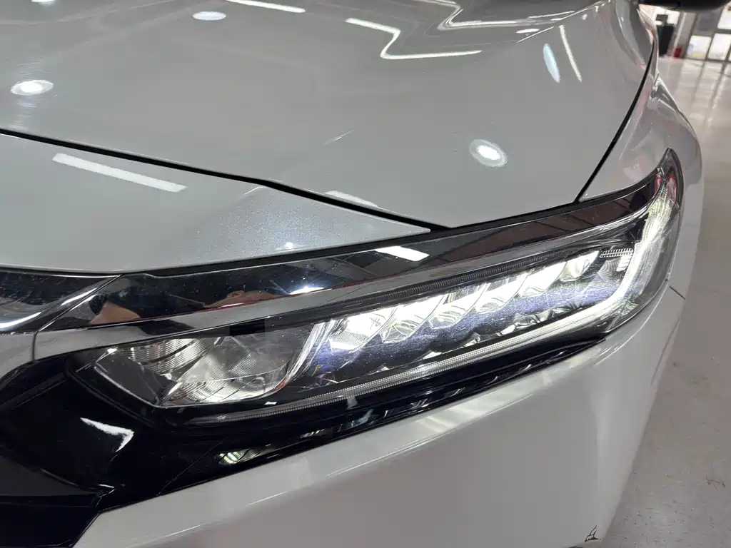 Honda Accord 2022 — фото 18
