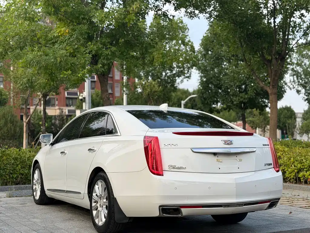 Cadillac XTS 2017 — фото 4